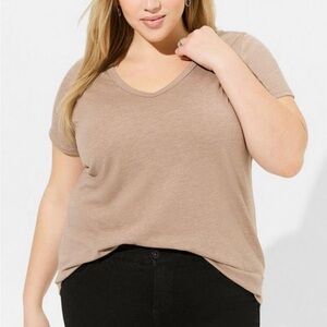 NWT torrid girlfriend vneck tee taupe 3x